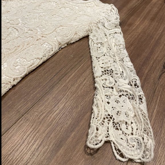 woman's lace dress, size small, high quality - Picture 3 of 5